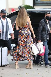Sofía Vergara feet photo thumbnail