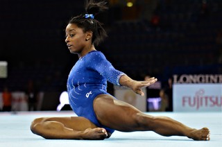 Simone Biles feet photo thumbnail