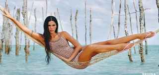 Bruna Marquezine feet photo thumbnail