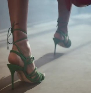 Bruna Marquezine feet photo thumbnail