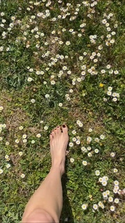 Naomi Watts feet photo thumbnail