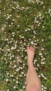Naomi Watts feet photo thumbnail