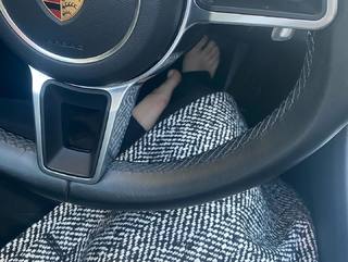 Dove Cameron feet photo thumbnail