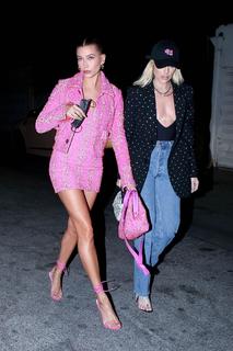 Hailey Bieber feet photo thumbnail