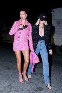 Hailey Bieber feet photo thumbnail