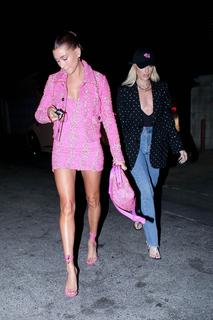 Hailey Bieber feet photo thumbnail