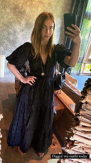 Julianne Hough feet photo thumbnail