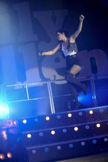 Lily Allen feet photo thumbnail