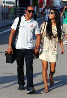 Nicole Scherzinger feet photo thumbnail