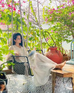 Kangana Ranaut feet photo thumbnail