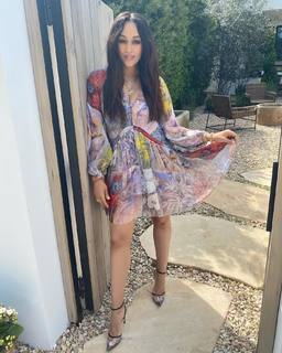 Tia Mowry feet photo thumbnail