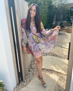 Tia Mowry feet photo thumbnail