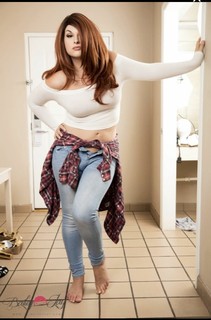 Bailey Jay feet photo thumbnail