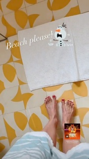 Sonya Kraus feet photo thumbnail