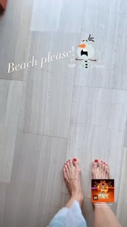Sonya Kraus feet photo thumbnail
