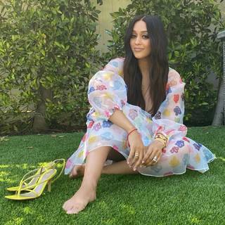 Tia Mowry feet photo thumbnail