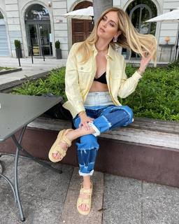 Chiara Ferragni feet photo thumbnail