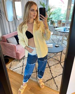 Chiara Ferragni feet photo thumbnail