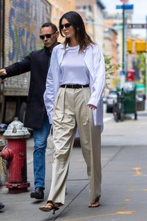 Kendall Jenner feet photo thumbnail