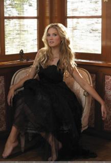 Delta Goodrem feet photo thumbnail