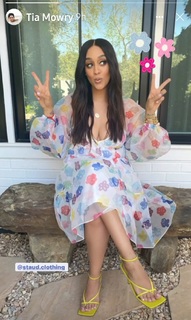 Tia Mowry feet photo thumbnail