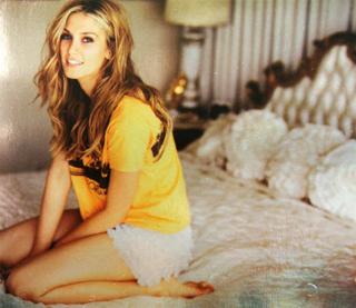 Delta Goodrem feet photo thumbnail
