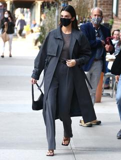 Kendall Jenner feet photo thumbnail