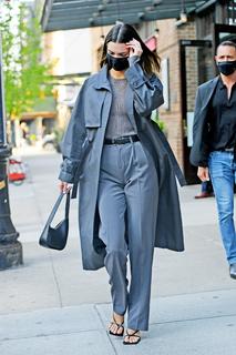 Kendall Jenner feet photo thumbnail