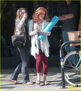 Gillian Jacobs feet photo thumbnail