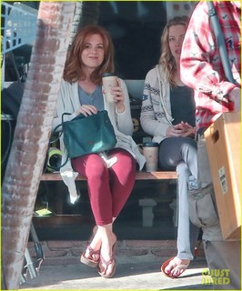 Gillian Jacobs feet photo thumbnail