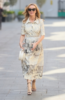 Amanda Holden feet photo thumbnail