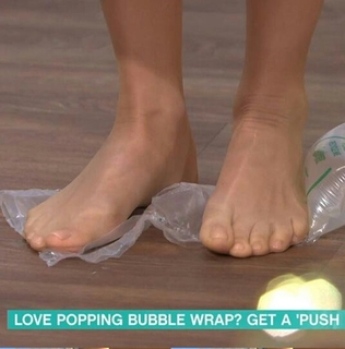 Holly Willoughby feet photo thumbnail