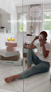 Klaudia Halejcio feet photo thumbnail