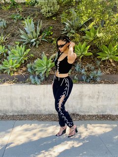 Chloe Bailey feet photo thumbnail