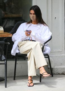 Kendall Jenner feet photo thumbnail