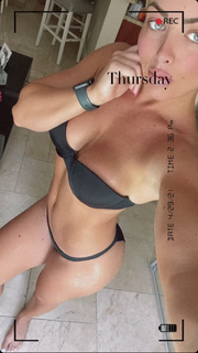 Amanda Saccomanno feet photo thumbnail