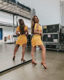 Lola Weippert feet photo thumbnail