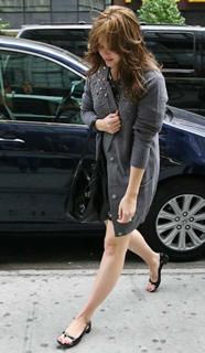 Mandy Moore feet photo thumbnail