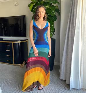 Gal Gadot feet photo thumbnail