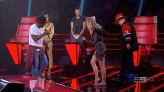Delta Goodrem feet photo thumbnail