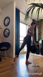 Cristina Buccino feet photo thumbnail