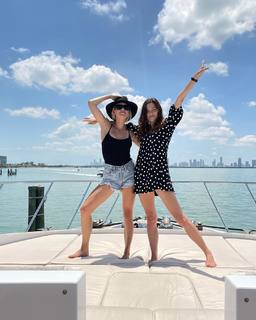 Phoebe Tonkin feet photo thumbnail