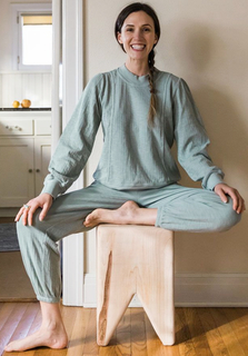 Adriene Mishler feet photo thumbnail