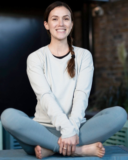 Adriene Mishler feet photo thumbnail