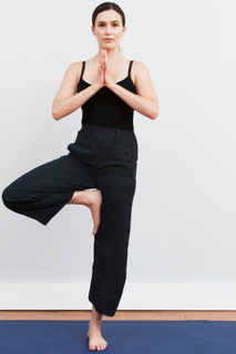 Adriene Mishler feet photo thumbnail