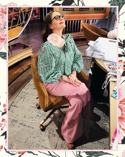 Drew Barrymore feet photo thumbnail