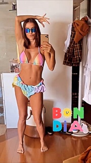 Deborah Secco feet photo thumbnail