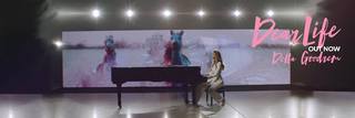 Delta Goodrem feet photo thumbnail