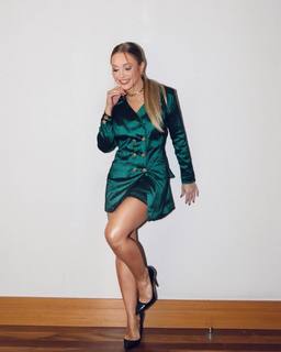 Carla Diaz feet photo thumbnail