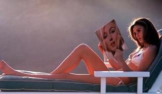 Demi Moore feet photo thumbnail